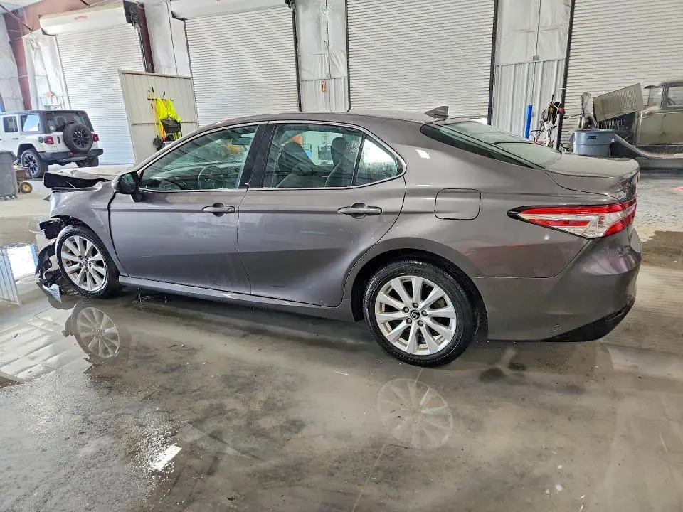 2019 TOYOTA CAMRY LE  