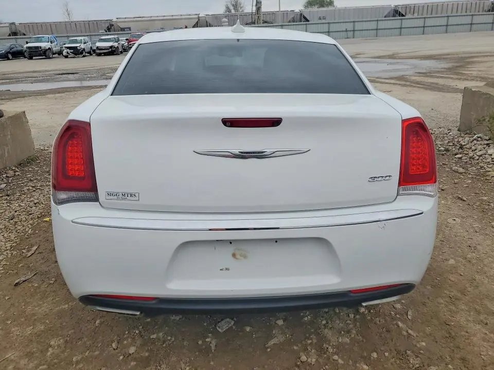 2015 CHRYSLER 300 LIMITED  