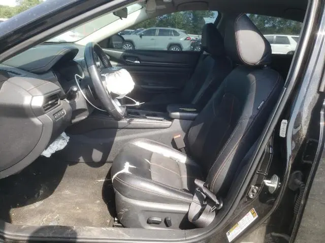 2019 NISSAN ALTIMA SR