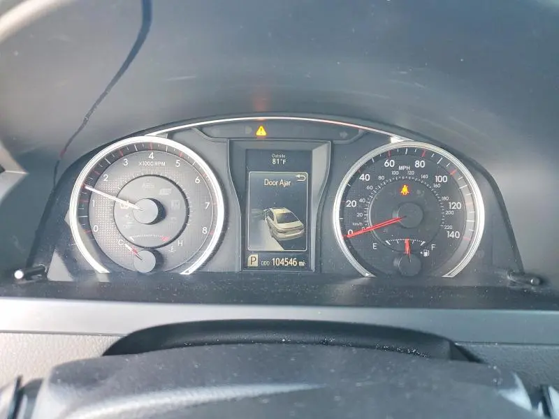 2015 TOYOTA CAMRY SE  