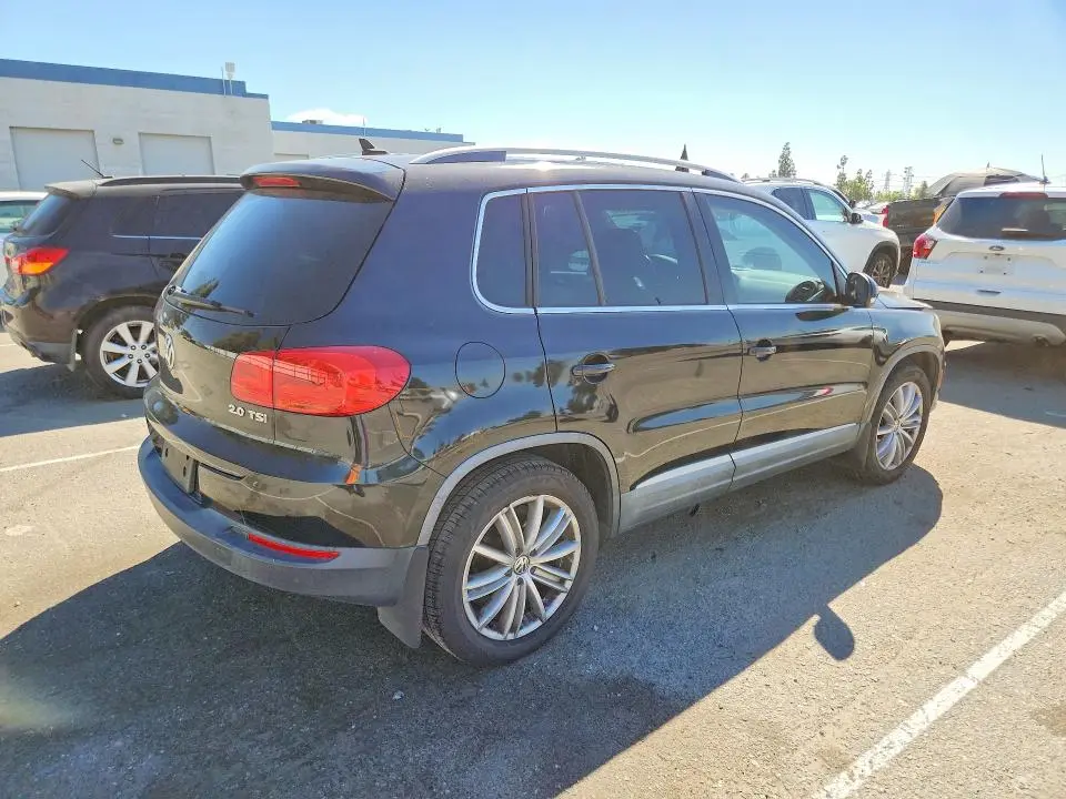 2012 VOLKSWAGEN TIGUAN S  