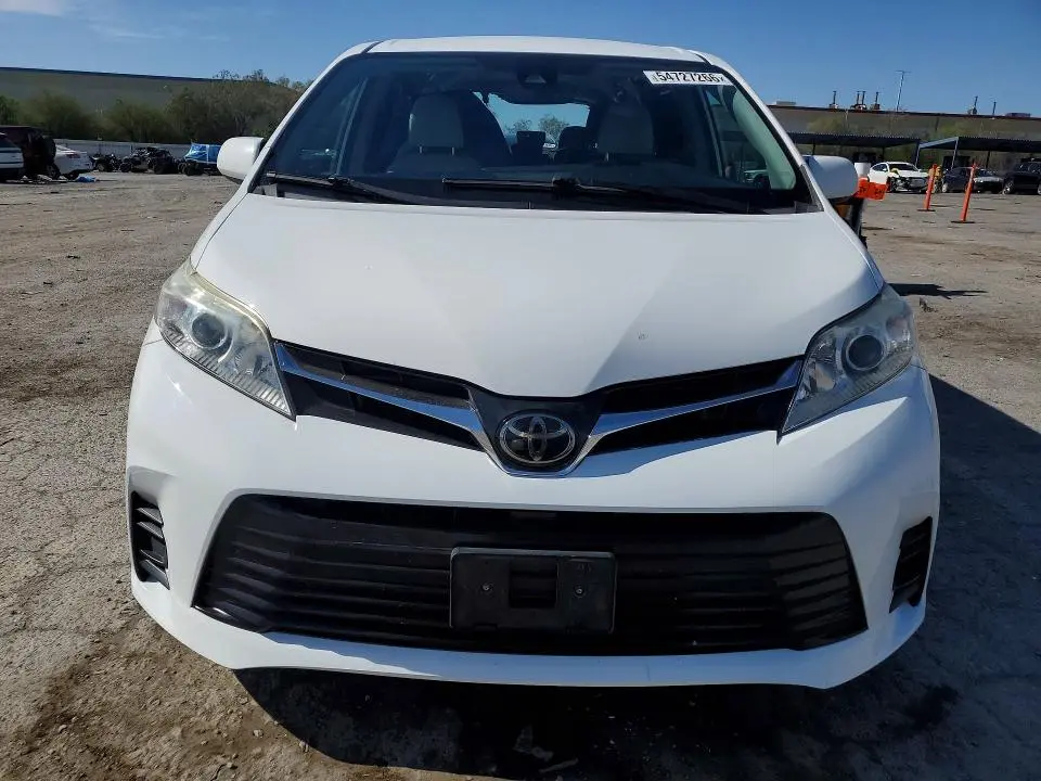 2020 TOYOTA SIENNA LE  