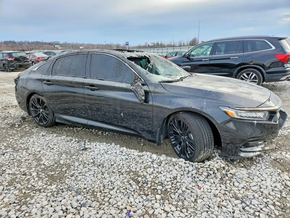 2018 HONDA ACCORD SPORT  