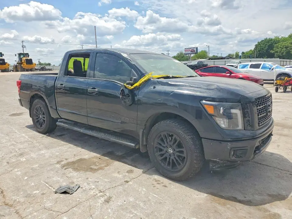2019 NISSAN TITAN SV  