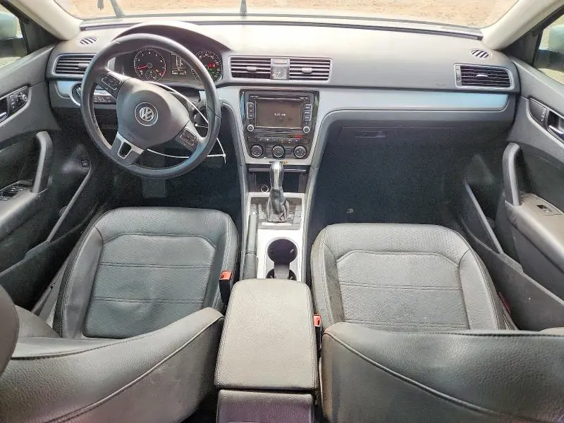 2013 VOLKSWAGEN PASSAT SE  