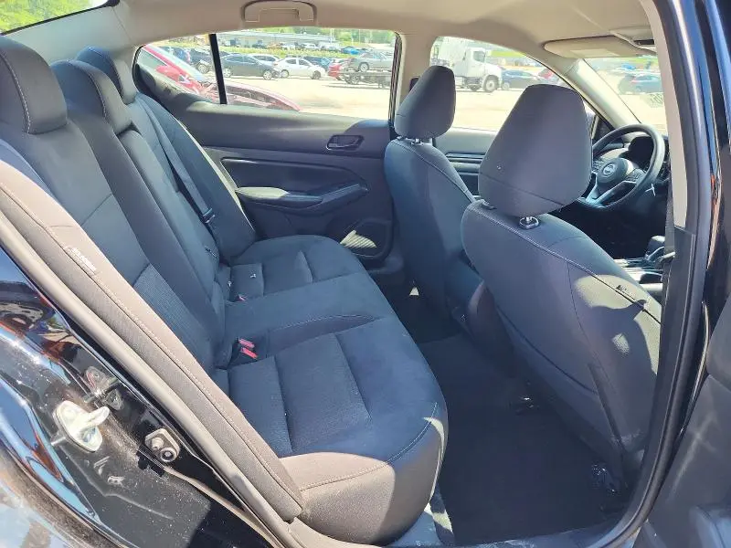 2024 NISSAN ALTIMA SV  