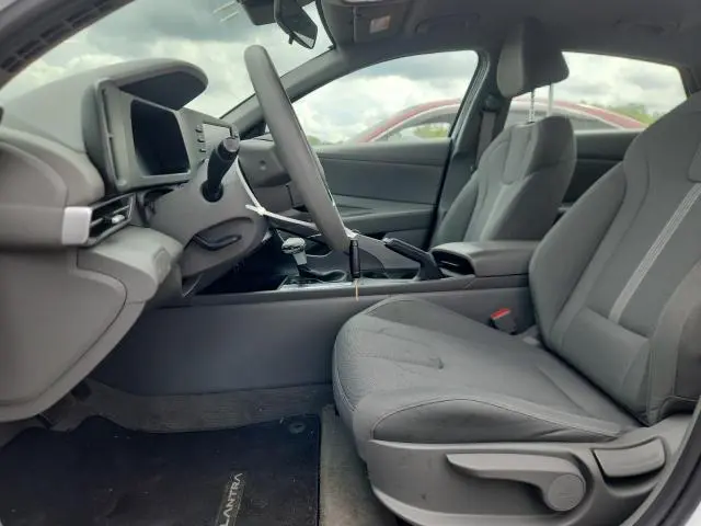 2024 HYUNDAI ELANTRA SE  