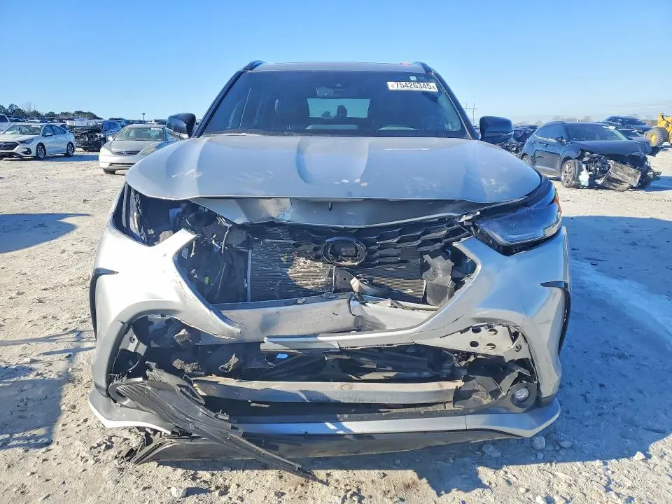 2021 TOYOTA HIGHLANDER XSE  