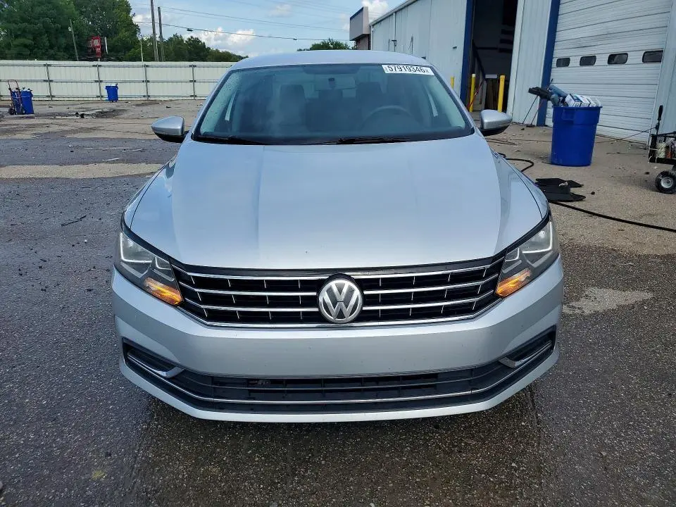 2017 VOLKSWAGEN PASSAT S  