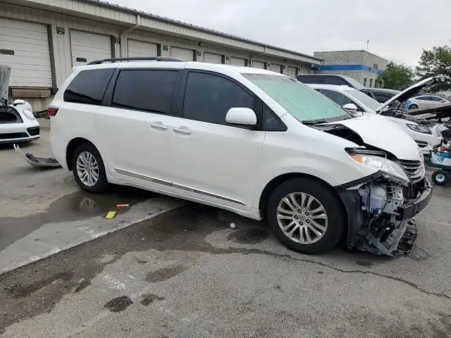 2015 TOYOTA SIENNA XLE  