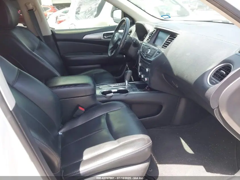 2017 NISSAN PATHFINDER SL