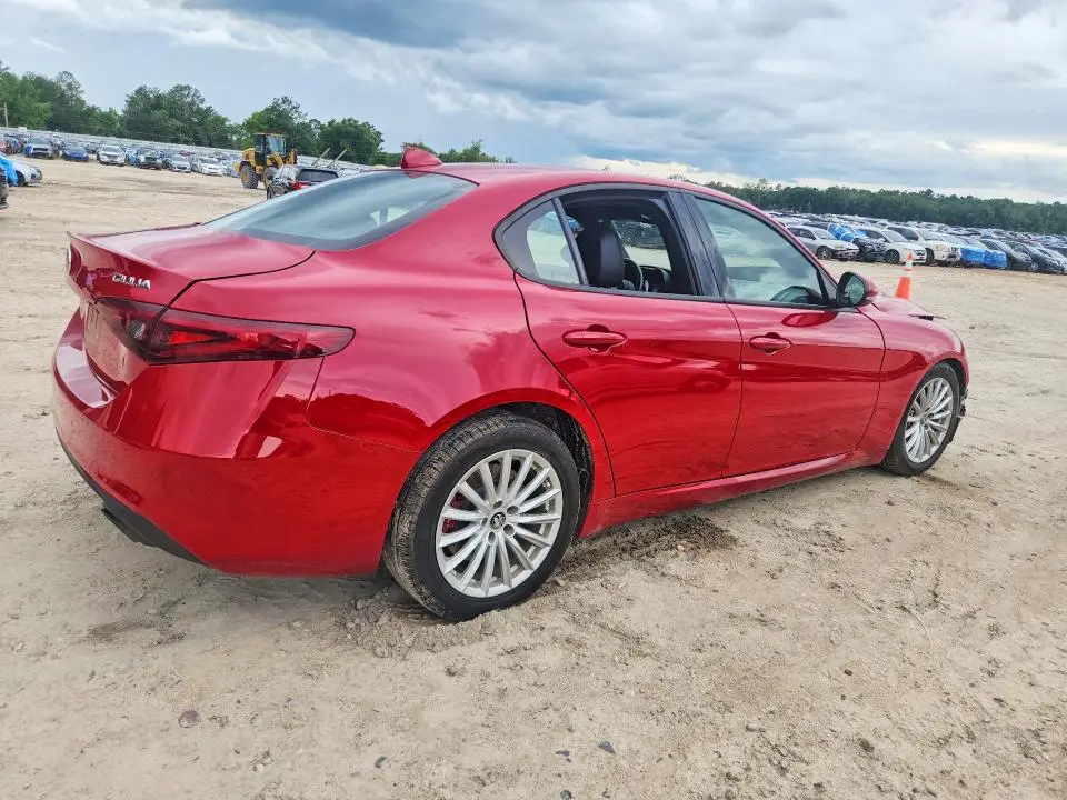 2022 ALFA ROMEO GIULIA   