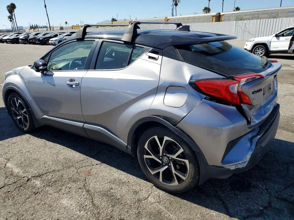 2020 TOYOTA C-HR XLE  