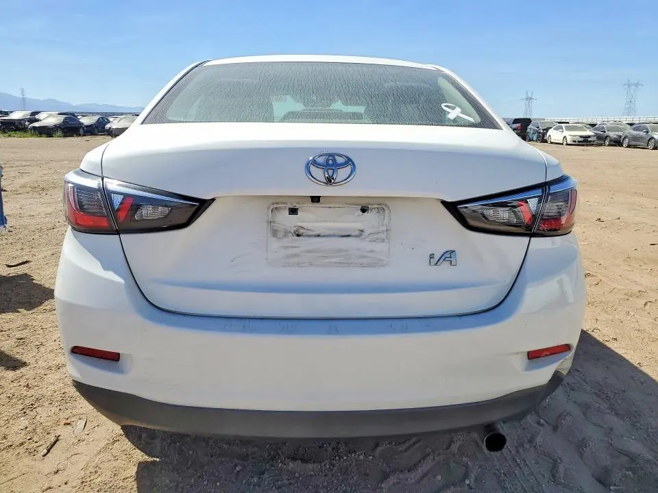 2017 TOYOTA YARIS IA BASE  