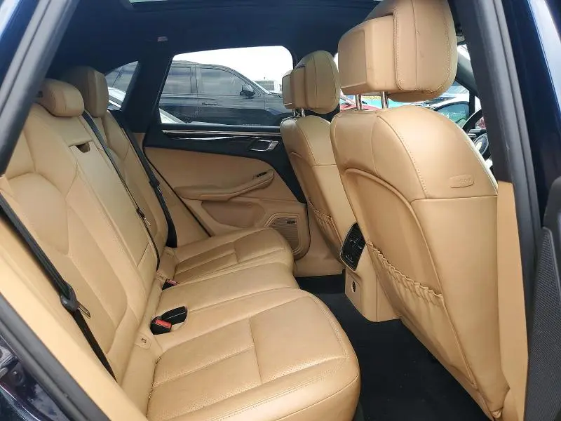 2017 PORSCHE MACAN S  