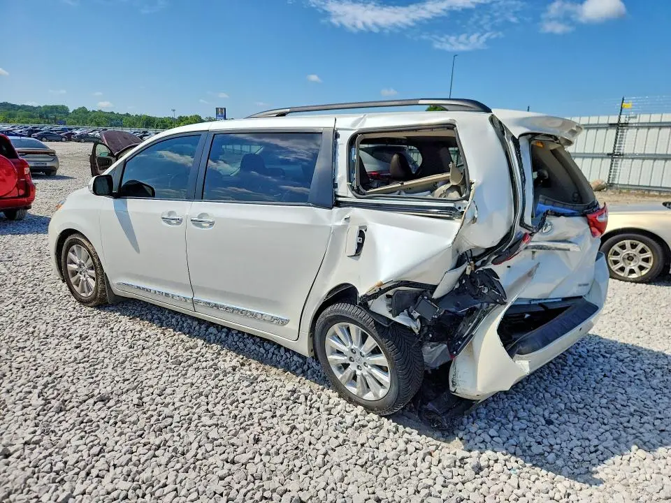 2015 TOYOTA SIENNA LIMITED PREMIUM 7-PASSENGER  