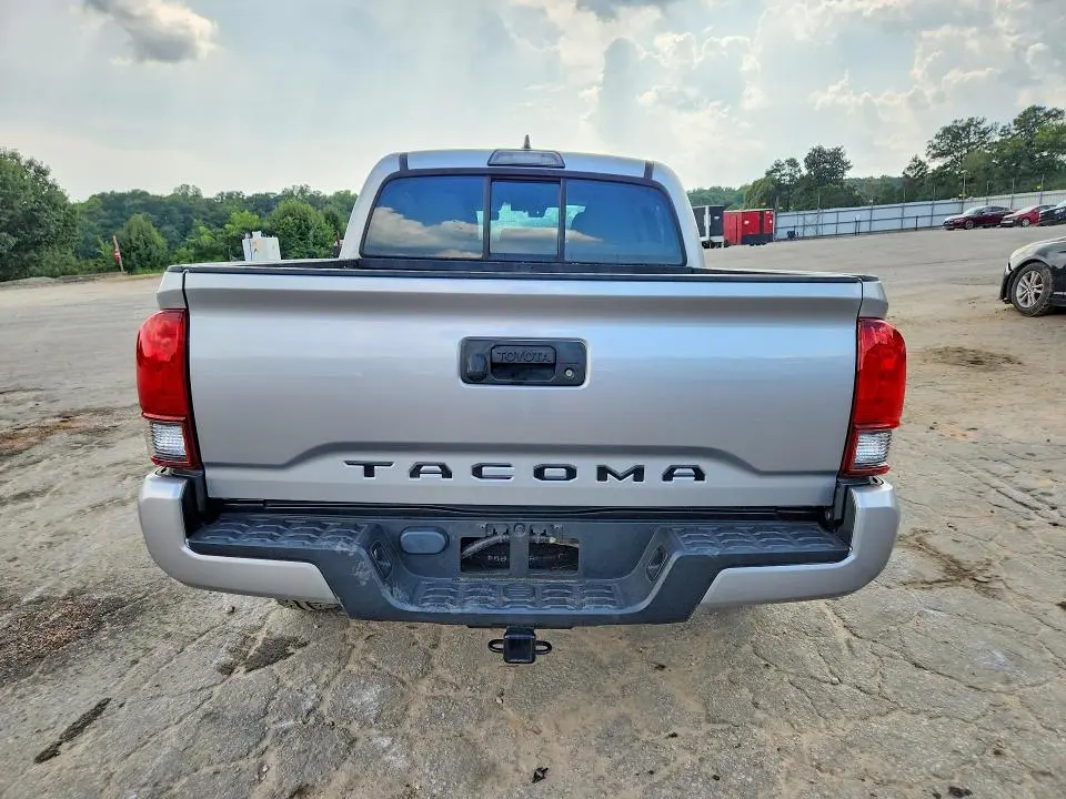 2018 TOYOTA TACOMA SR  