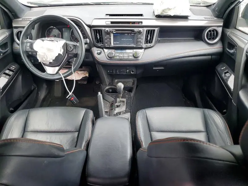 2017 TOYOTA RAV4 SE  