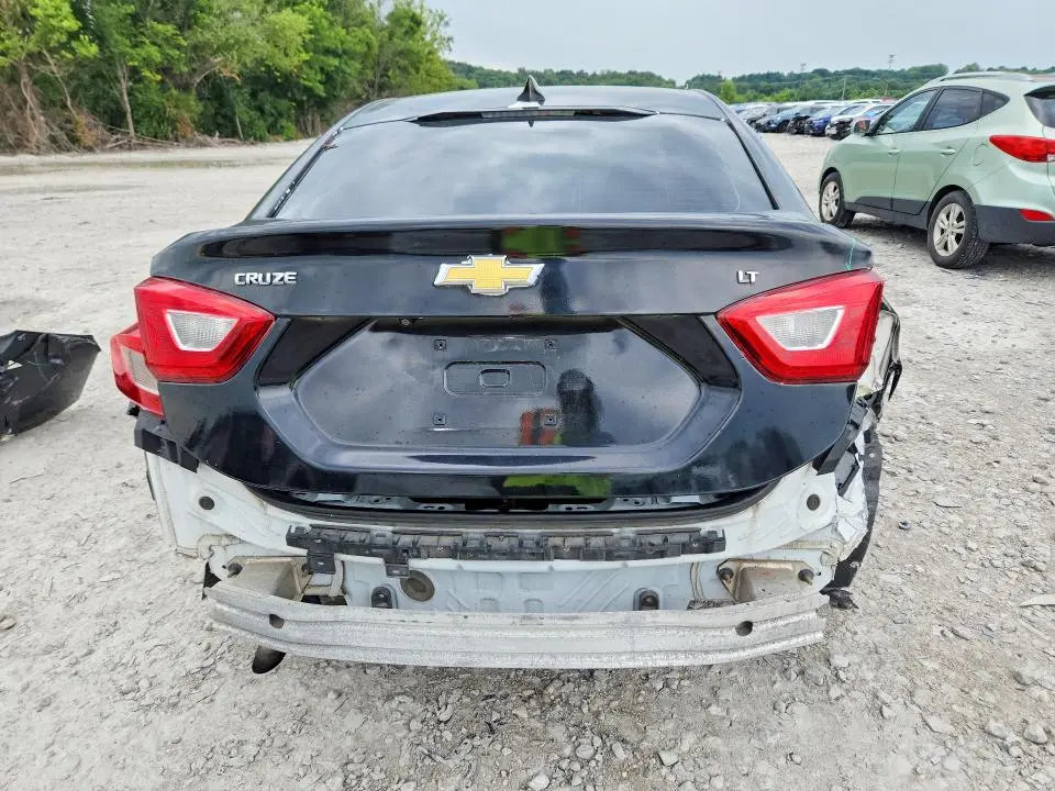 2019 CHEVROLET CRUZE LT  
