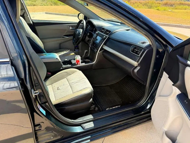 2015 TOYOTA CAMRY SE  