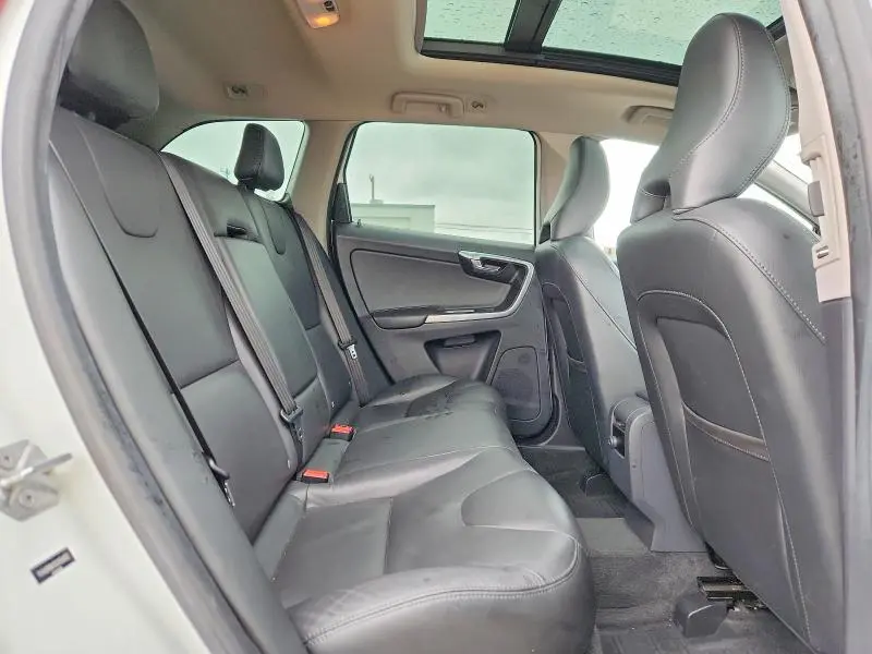 2016 VOLVO XC60 T5 PREMIER  