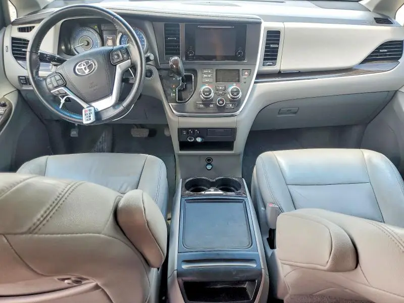 2016 TOYOTA SIENNA XLE 8-PASSENGER  