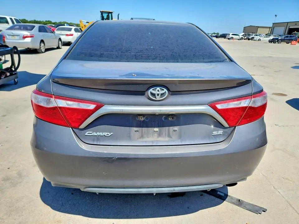2017 TOYOTA CAMRY SE  