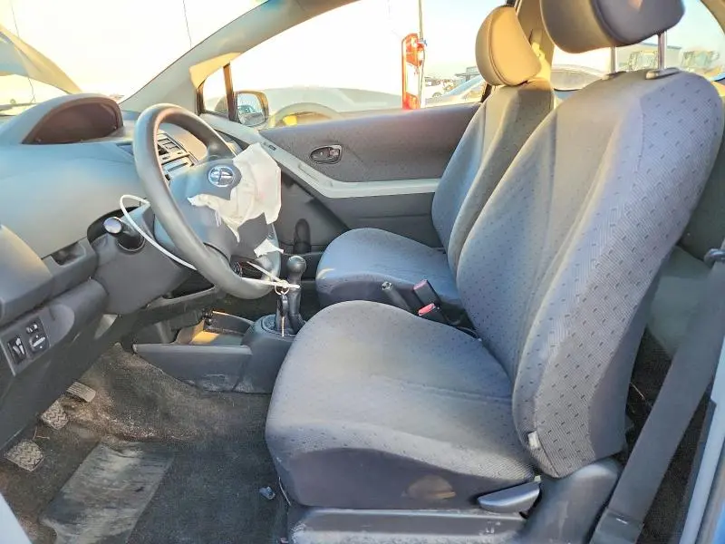 2010 TOYOTA YARIS BASE  