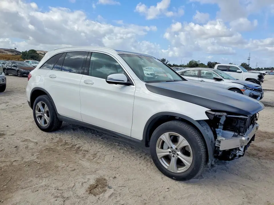 2018 MERCEDES-BENZ GLC 300  