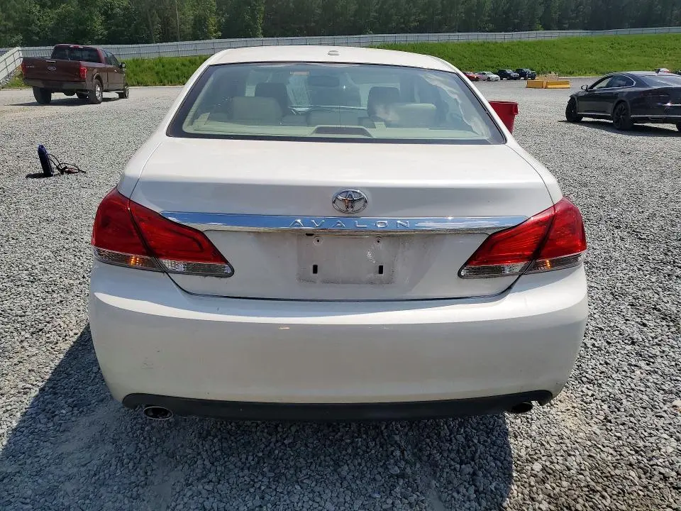 2011 TOYOTA AVALON LIMITED  
