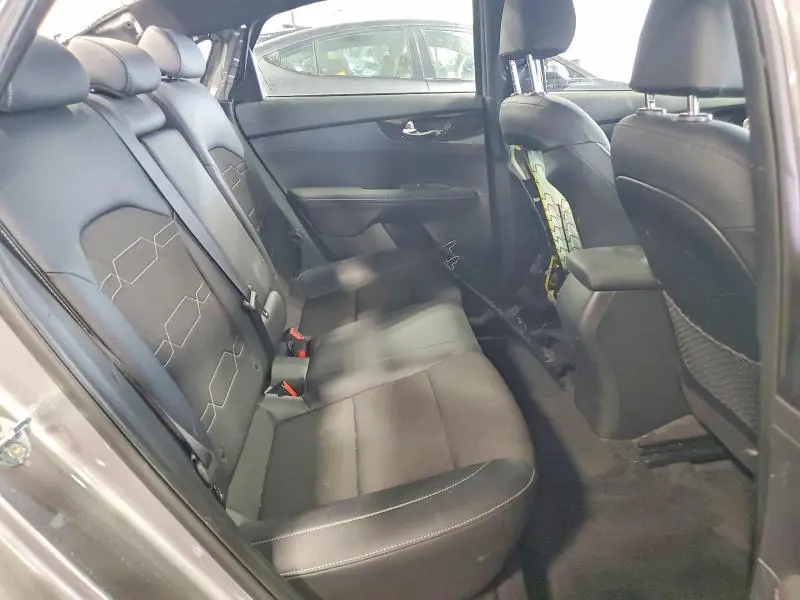 2023 KIA FORTE GT LINE  