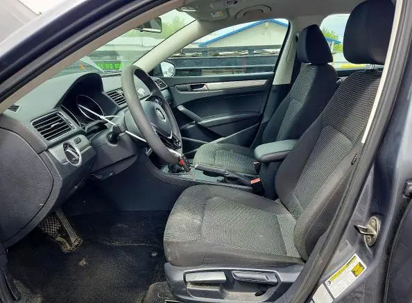 2016 VOLKSWAGEN PASSAT S  