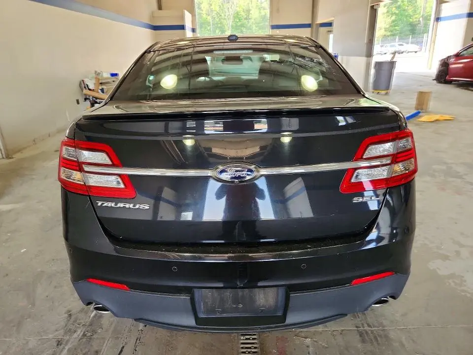 2015 FORD TAURUS SEL  