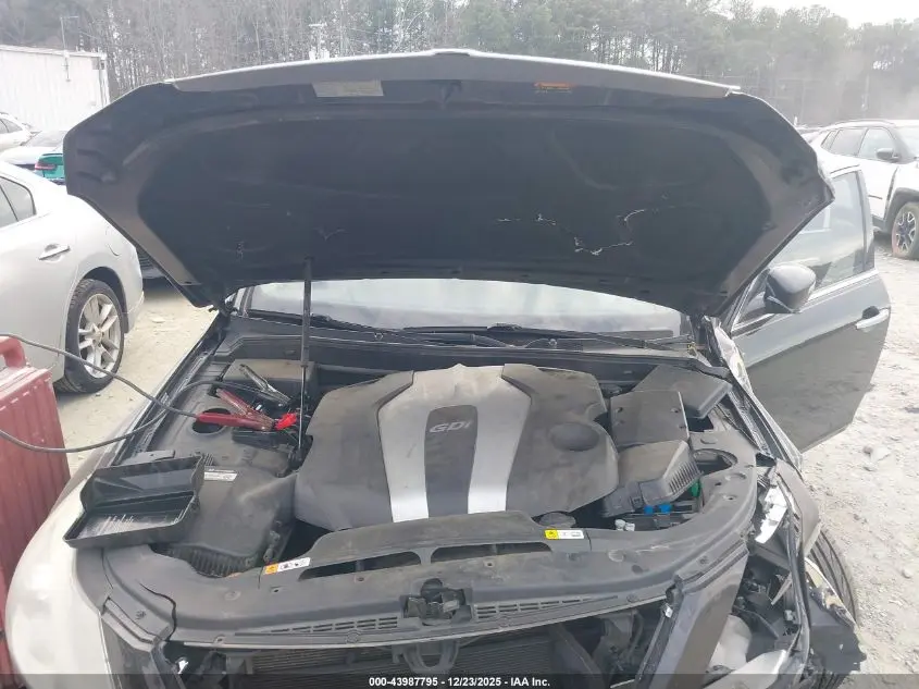 2013 HYUNDAI GENESIS 3.8