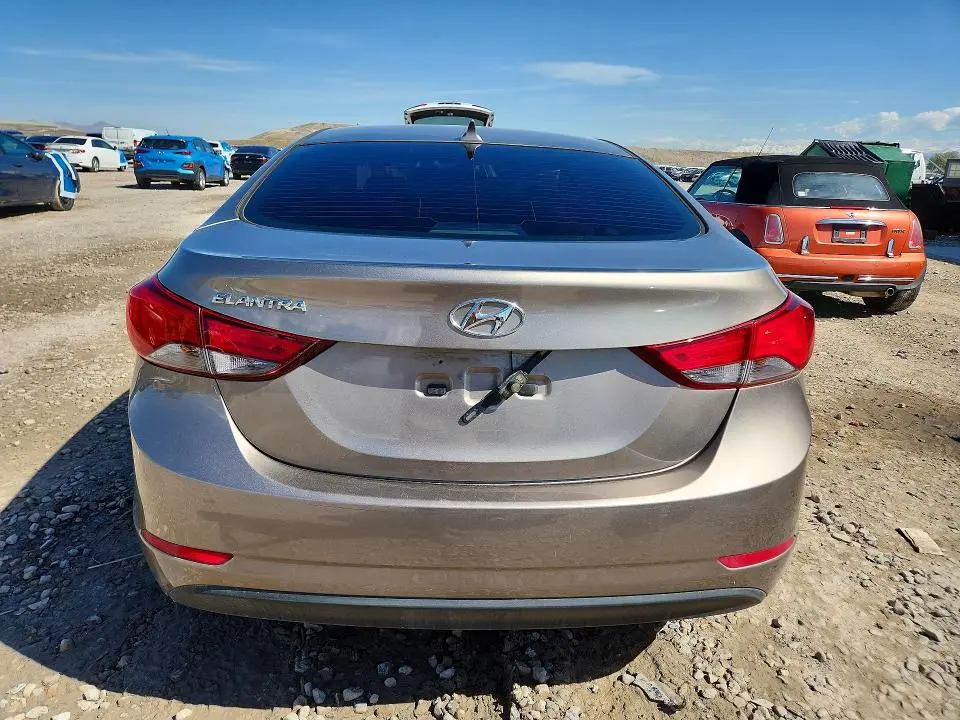 2015 HYUNDAI ELANTRA SE  