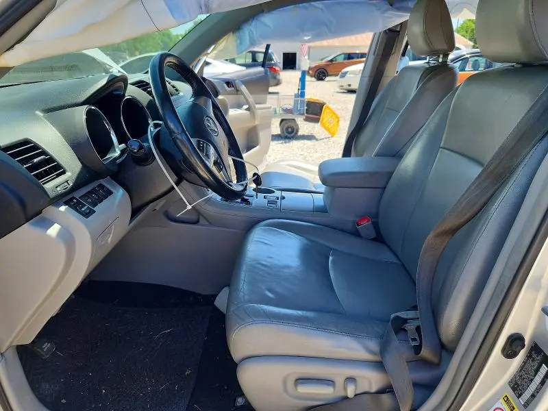 2012 TOYOTA HIGHLANDER   