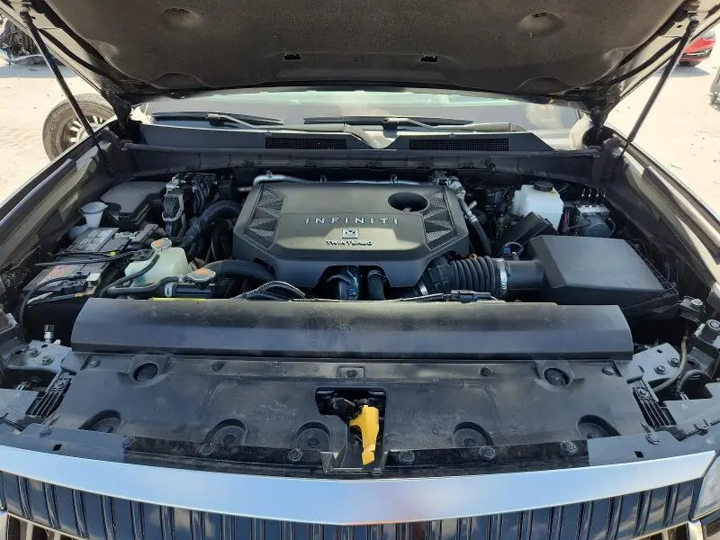 2025 INFINITI QX80 LUXE  