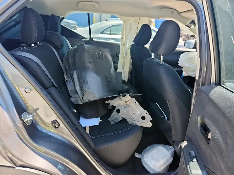 2021 NISSAN KICKS S  