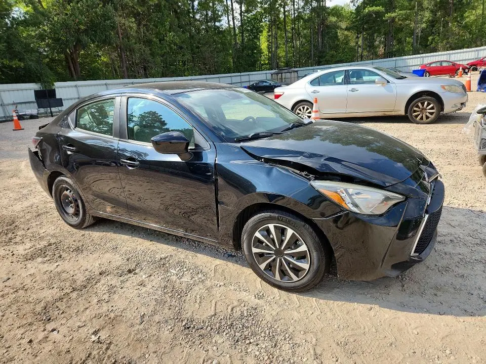 2019 TOYOTA YARIS L  