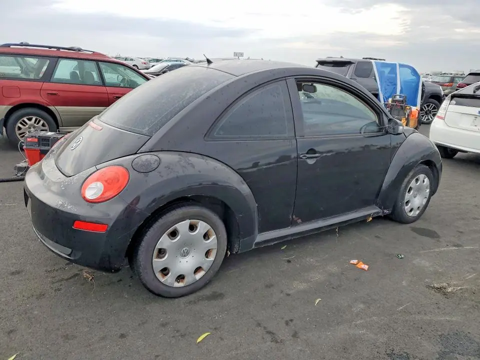 2010 VOLKSWAGEN NEW BEETLE   