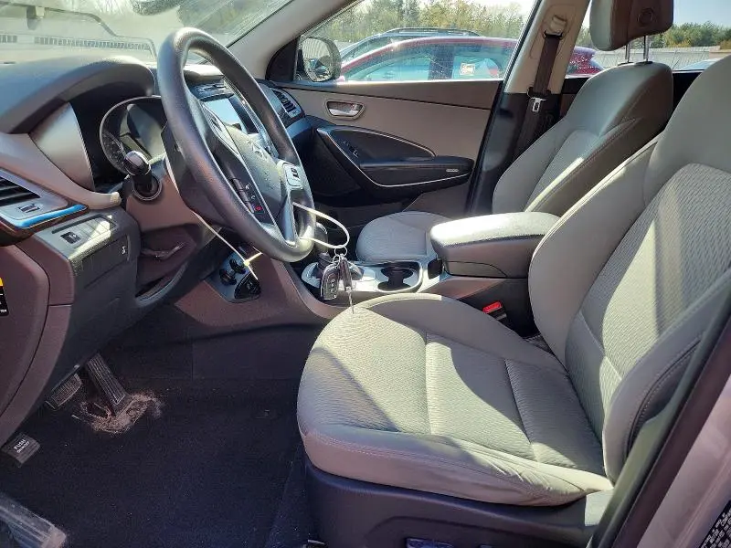 2017 HYUNDAI SANTA FE SE  