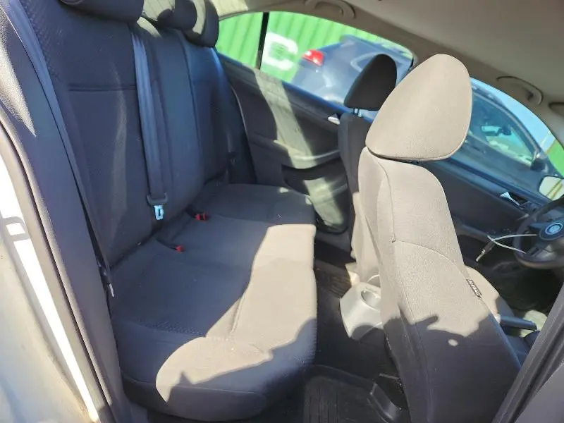 2011 VOLKSWAGEN JETTA BASE  