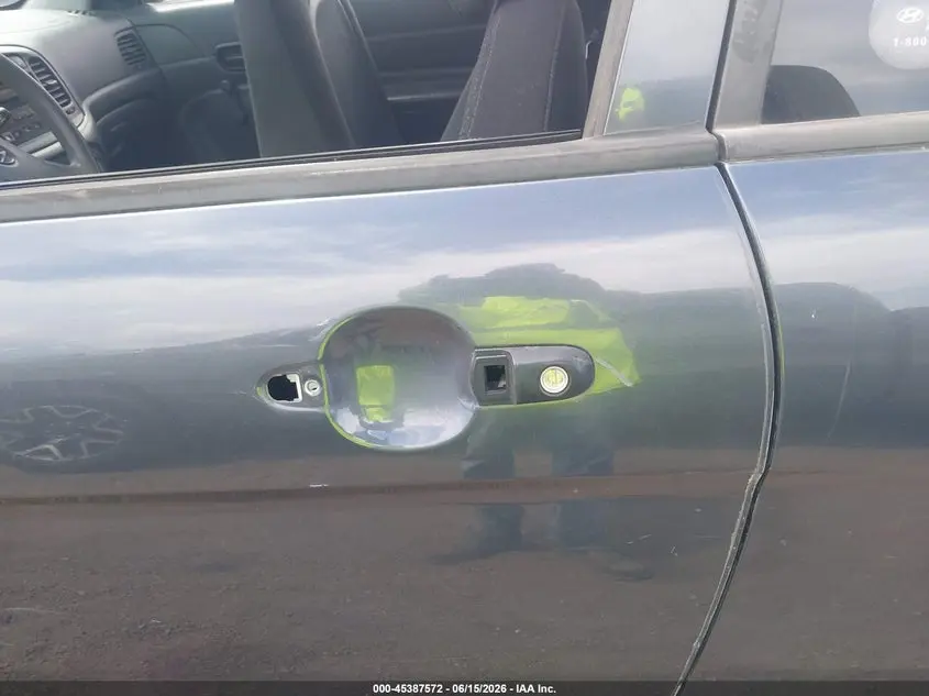 2010 HYUNDAI ACCENT BLUE