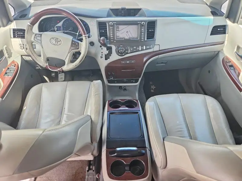 2011 TOYOTA SIENNA LIMITED 7-PASSENGER  