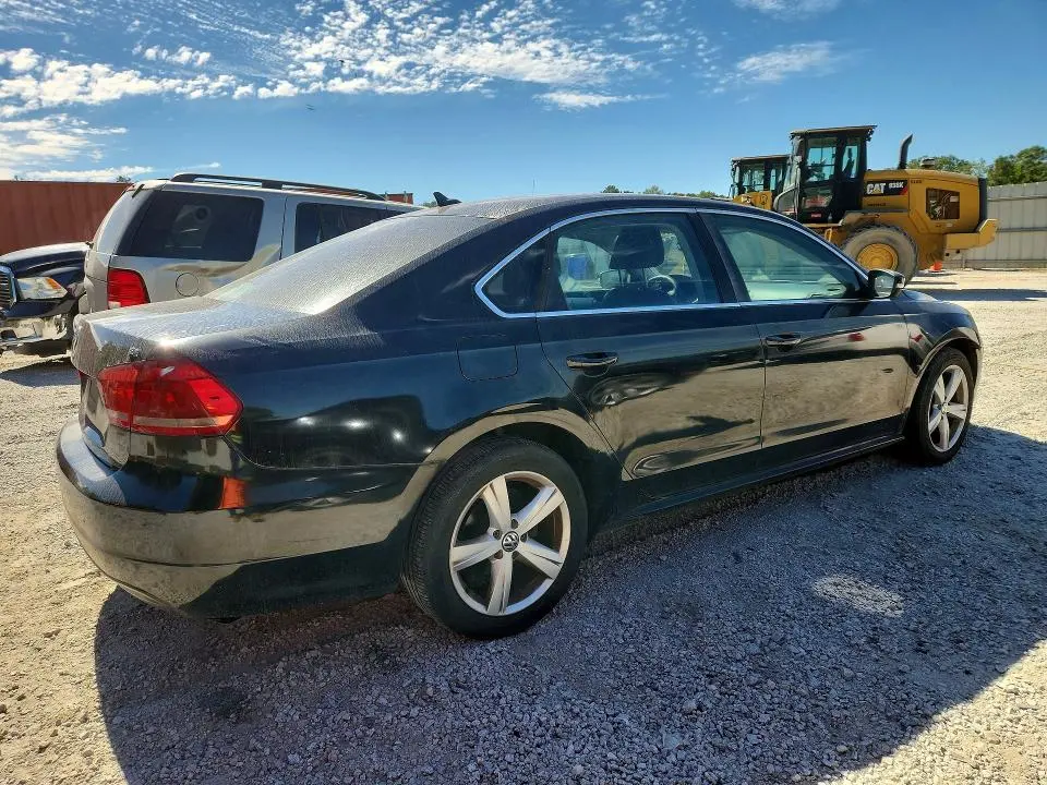 2013 VOLKSWAGEN PASSAT SE  
