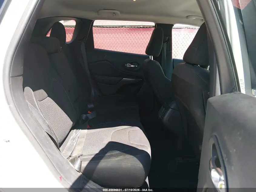 2019 JEEP CHEROKEE LATITUDE 4X4