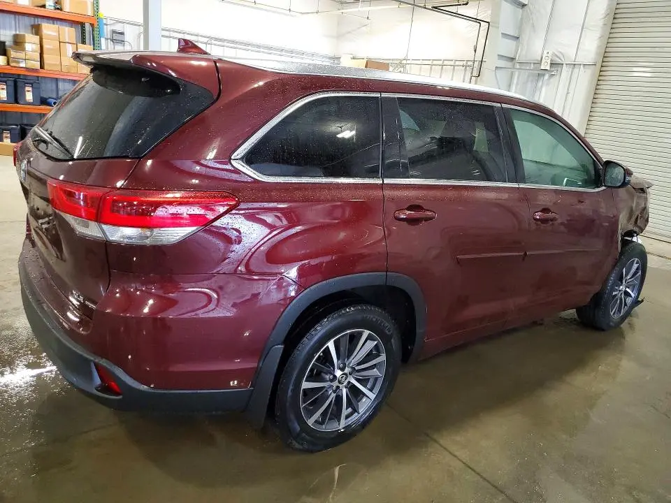 2017 TOYOTA HIGHLANDER XLE  