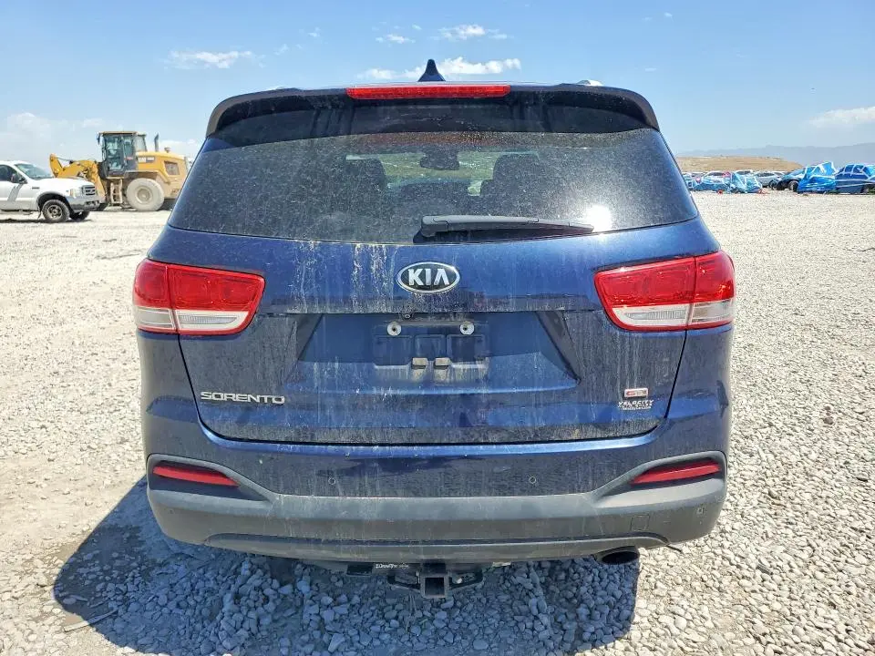 2017 KIA SORENTO LX  
