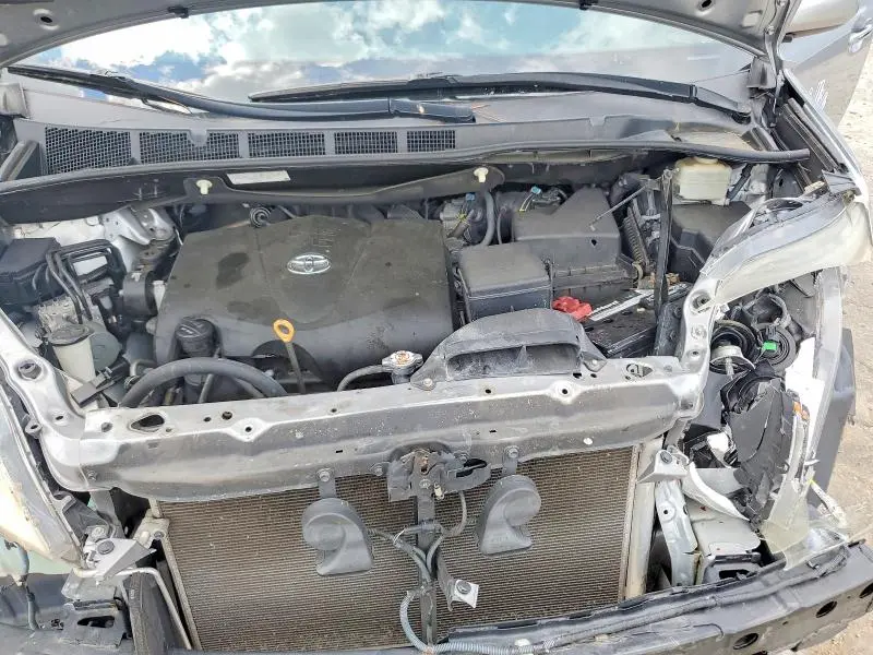 2017 TOYOTA SIENNA XLE 8-PASSENGER  