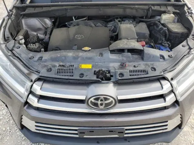 2017 TOYOTA HIGHLANDER LIMITED
